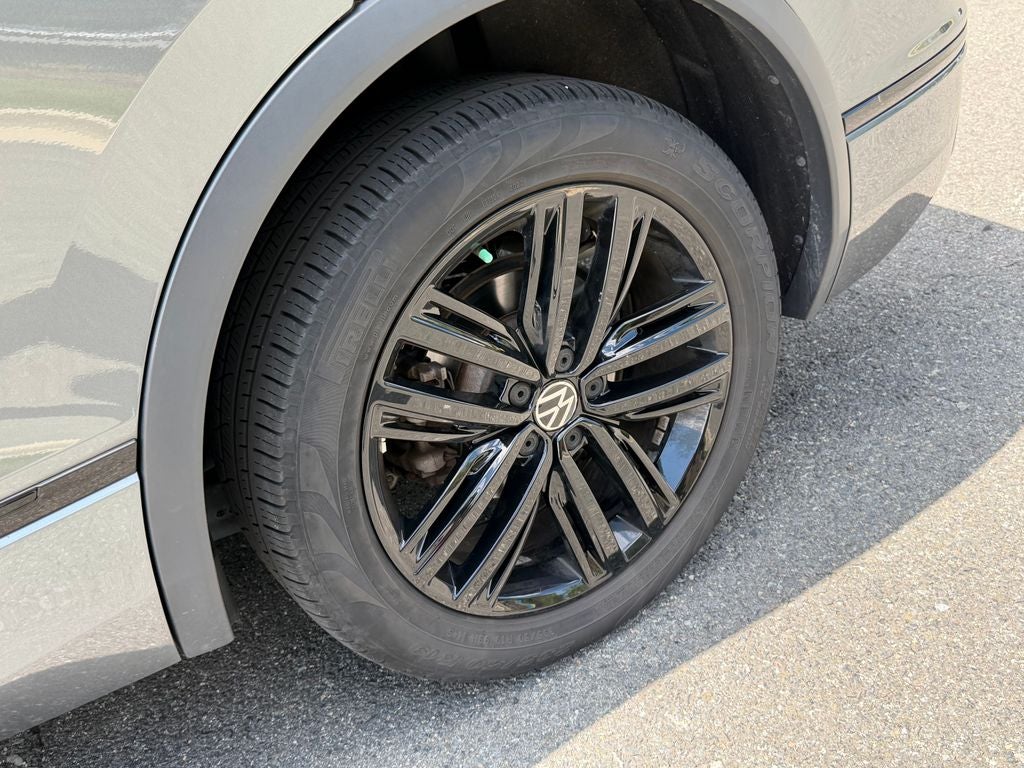 2022 Volkswagen Tiguan 2.0T SE R-Line Black