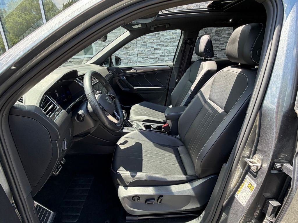 2022 Volkswagen Tiguan 2.0T SE R-Line Black