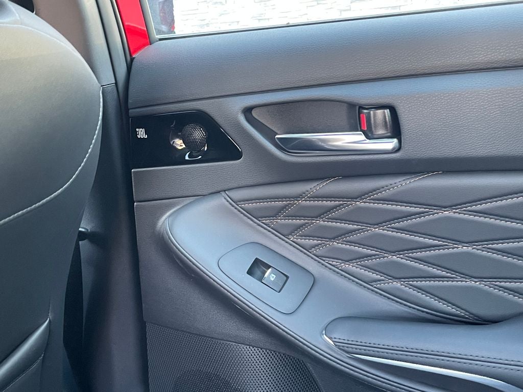 2022 Toyota Avalon Hybrid Limited