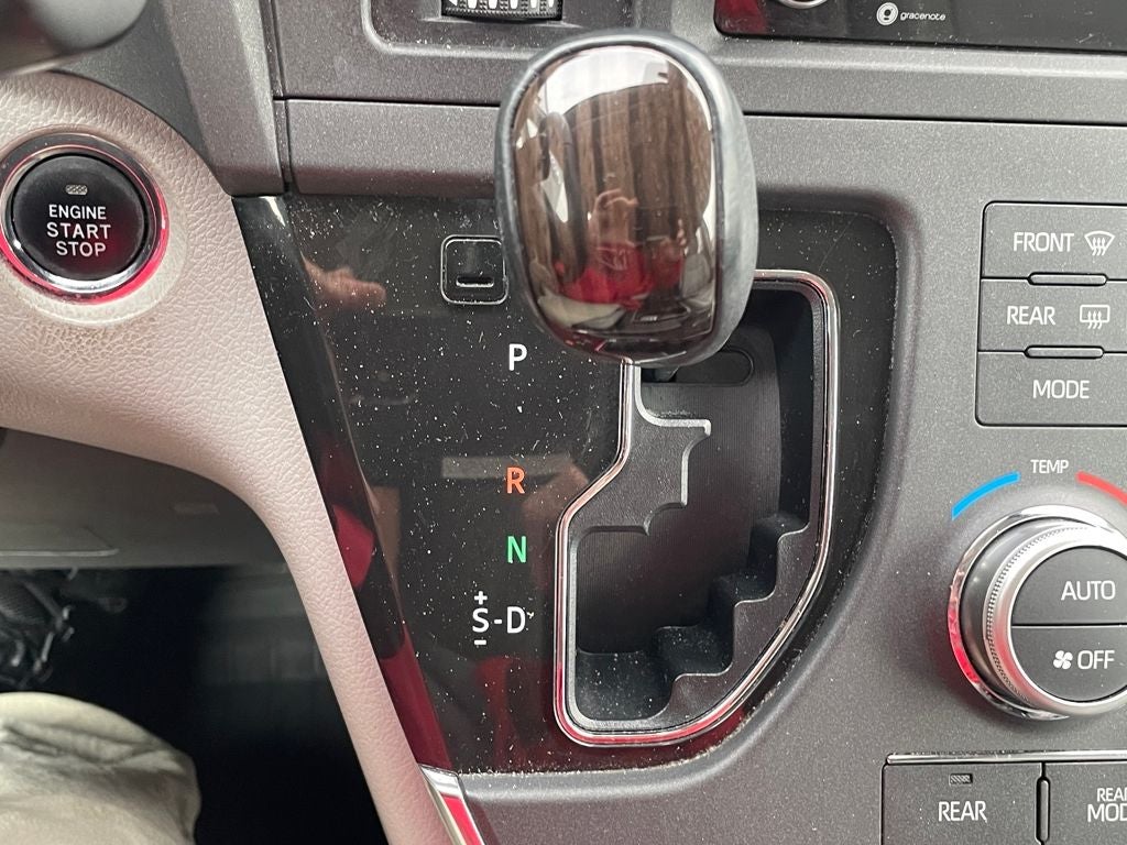 2018 Toyota Sienna XLE 8 Passenger