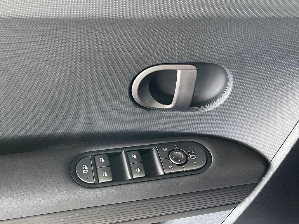 2025 Hyundai IONIQ 5 SE