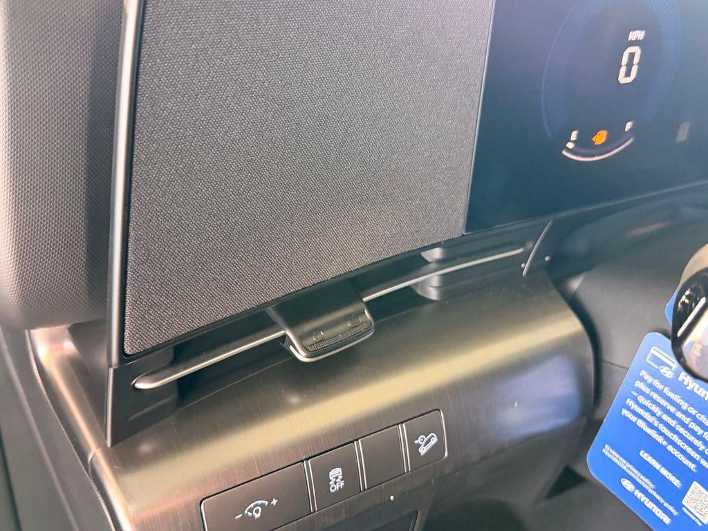 2027 Hyundai Kona SE FWD
