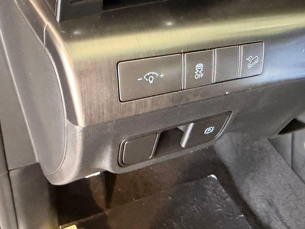 2027 Hyundai Kona SE FWD