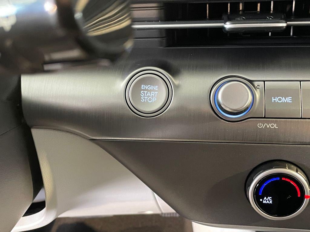 2026 Hyundai Kona SE AWD