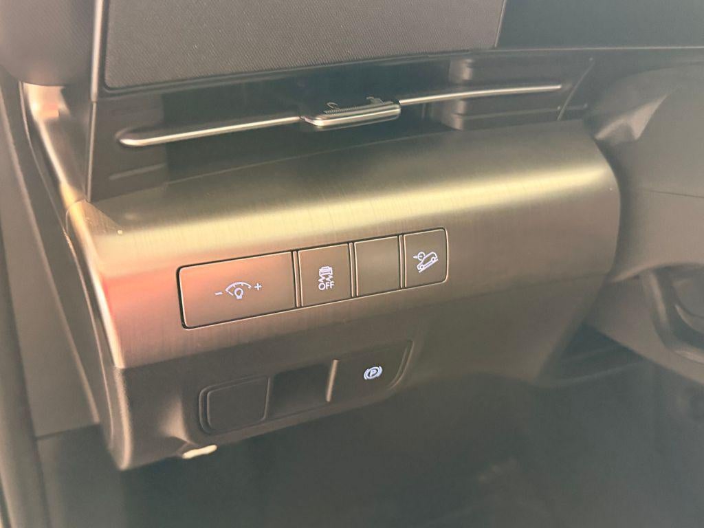 2027 Hyundai Kona SE AWD