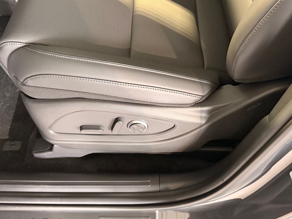 2026 Hyundai Palisade Hybrid SEL Premium 8P
