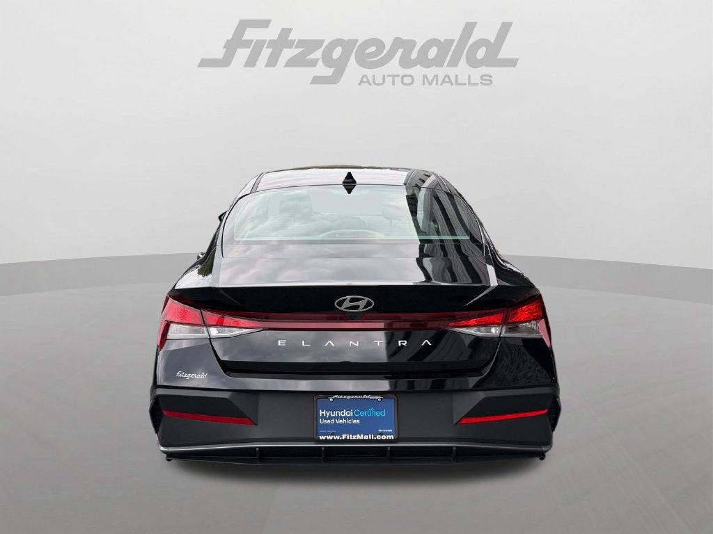 2025 Hyundai Elantra SE