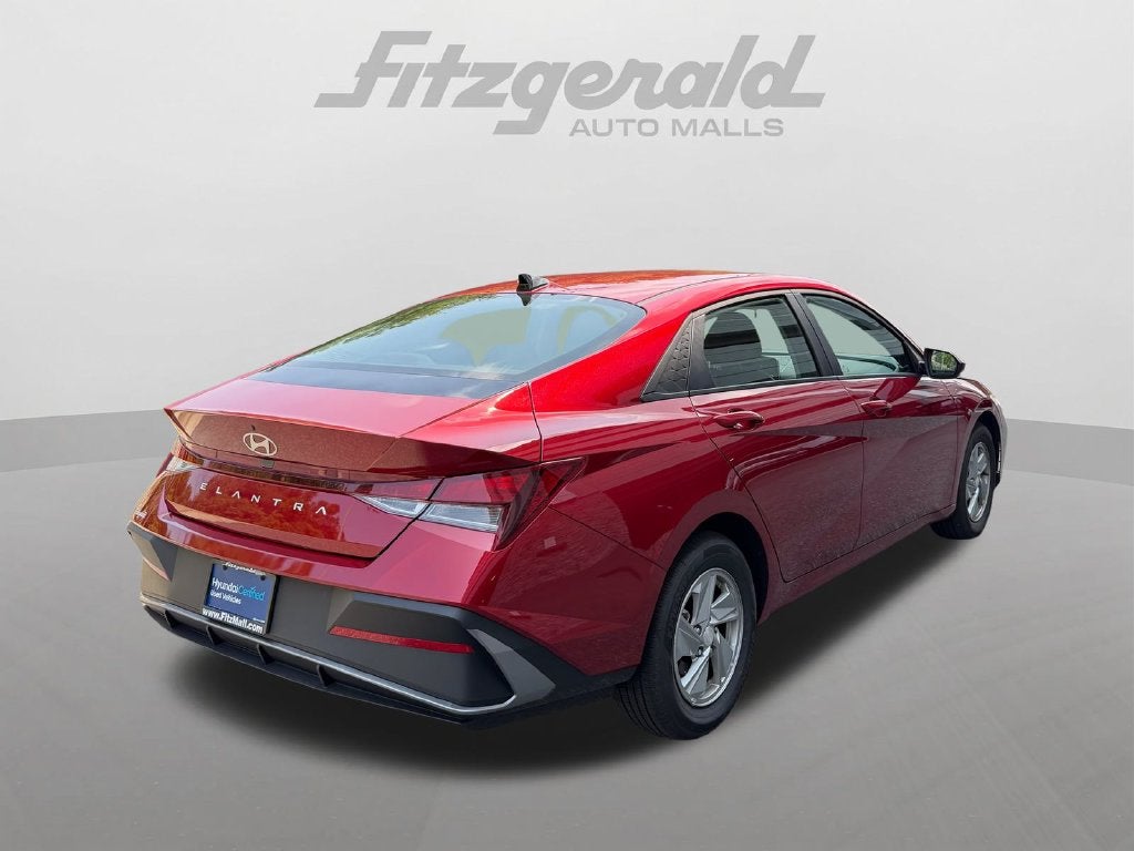 2025 Hyundai Elantra SE