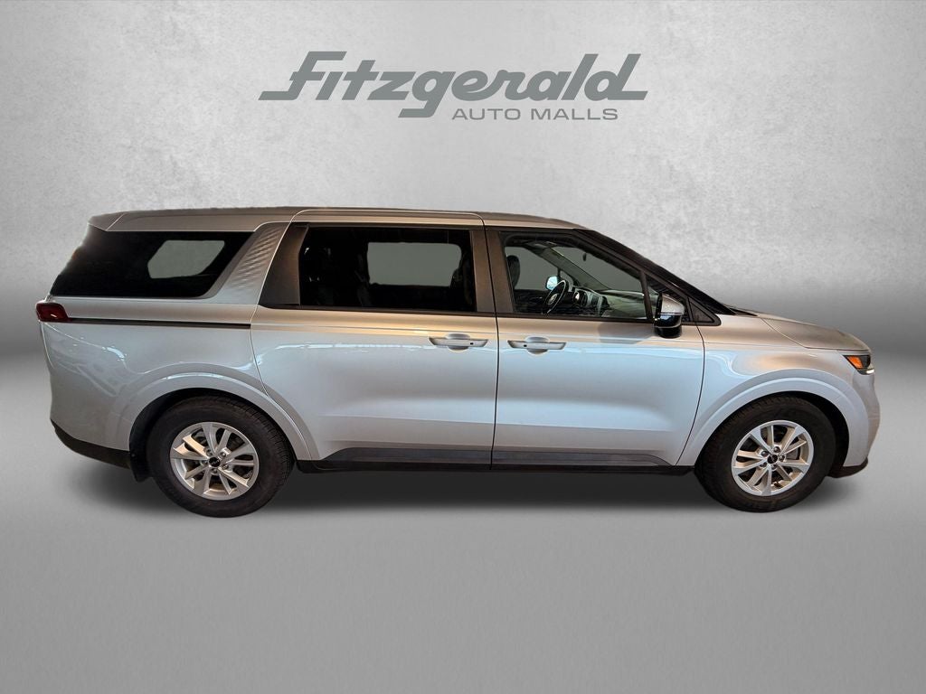 2022 Kia Carnival LXS
