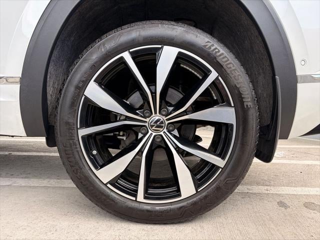 2024 Volkswagen Atlas Cross Sport 2.0T SEL Premium R-Line