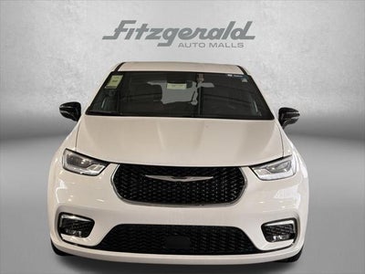 2024 Chrysler Pacifica Touring