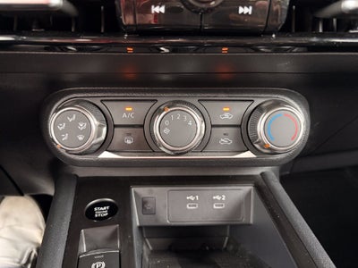 2025 Nissan Kicks MPV SV