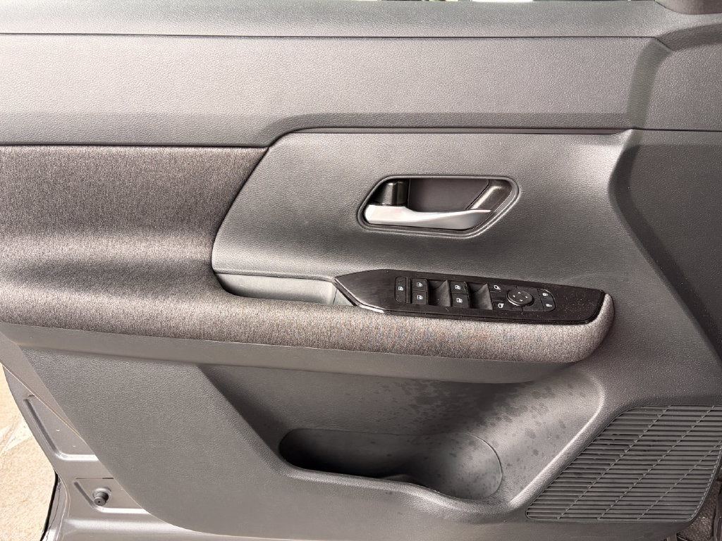 2025 Nissan Kicks MPV SV
