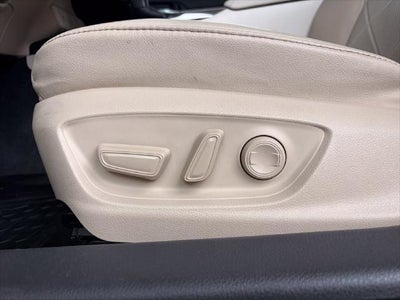 2019 Toyota Camry Hybrid XLE