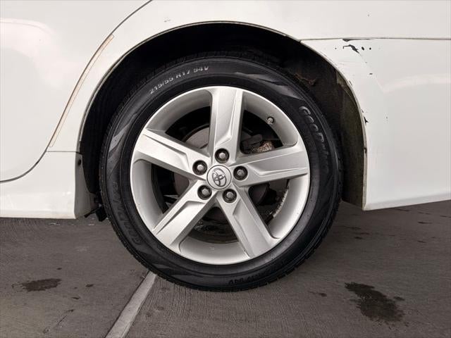 2014 Toyota CAMRY SE