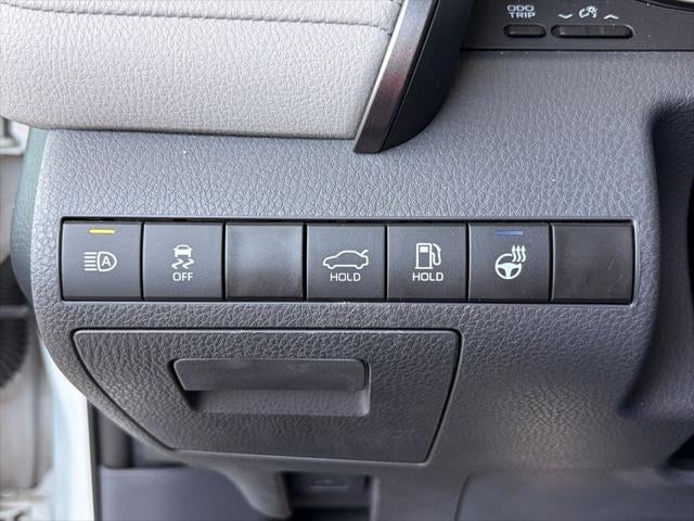 2023 Toyota Camry Hybrid LE