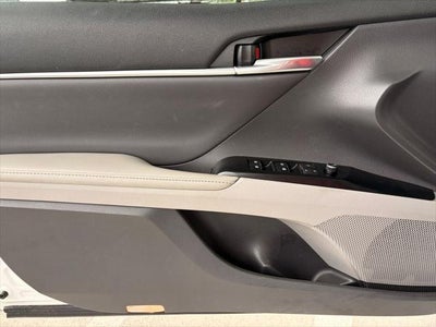 2020 Toyota Camry Hybrid XLE