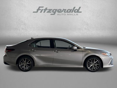 2023 Toyota Camry Hybrid XLE