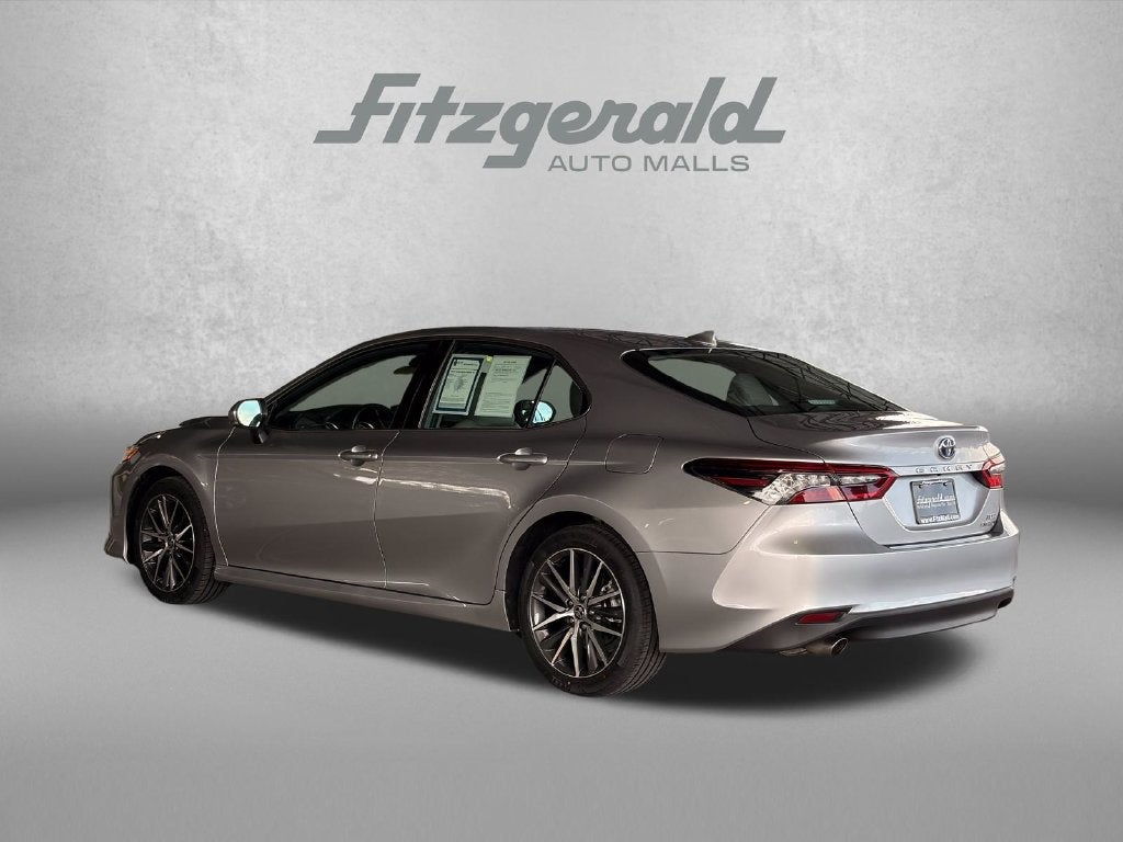 2023 Toyota Camry Hybrid XLE