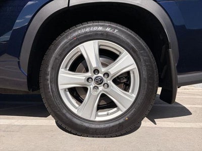 2022 Toyota HIGHLANDER LE