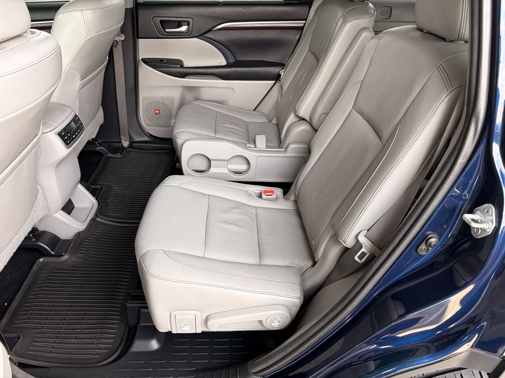 2016 Toyota Highlander Limited Platinum V6