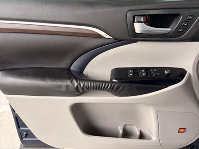 2016 Toyota Highlander Limited Platinum V6