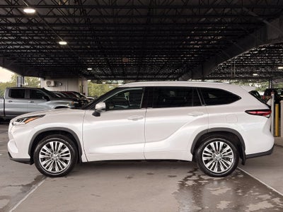 2025 Toyota Highlander Hybrid Platinum