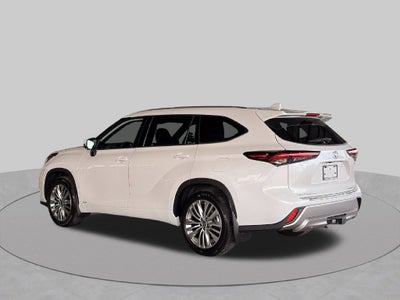 2025 Toyota Highlander Hybrid Platinum