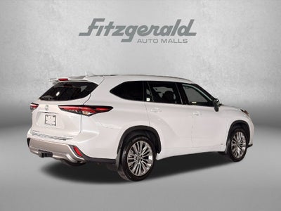 2025 Toyota Highlander Hybrid Platinum