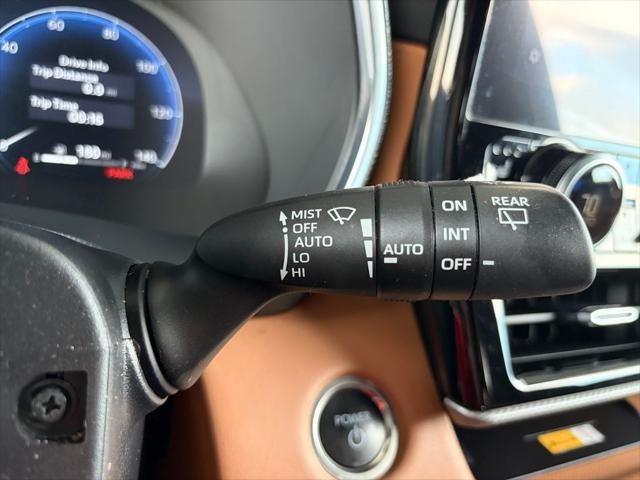 2025 Toyota Highlander Hybrid Platinum
