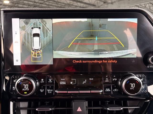 2025 Toyota Highlander Hybrid Platinum