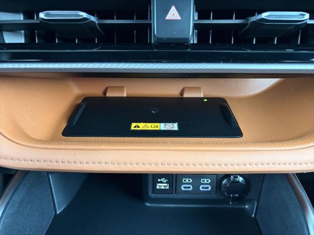 2025 Toyota Highlander Hybrid Platinum