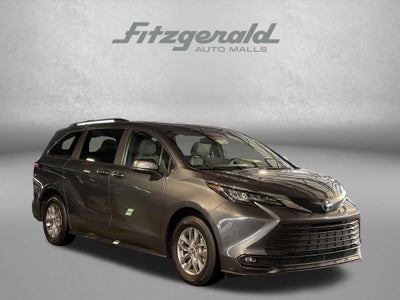 2025 Toyota SIENNA XLE XLE