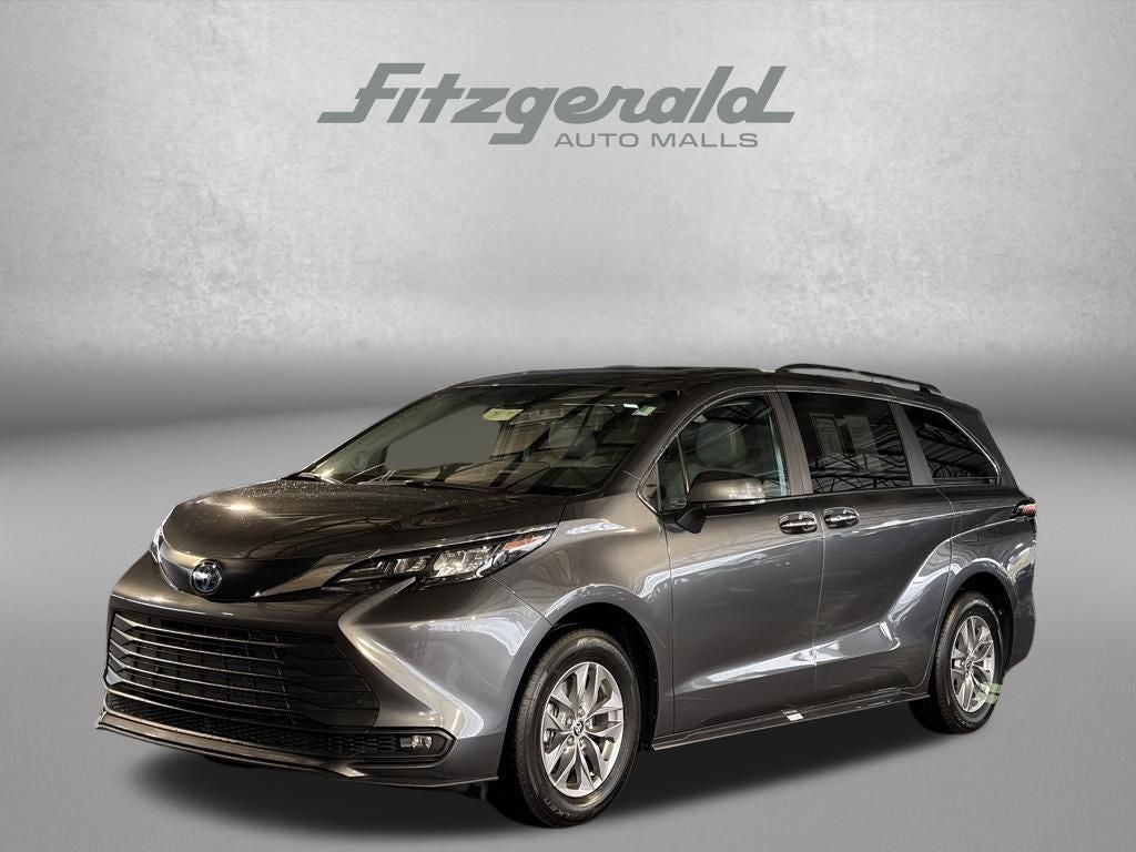 2025 Toyota SIENNA XLE XLE