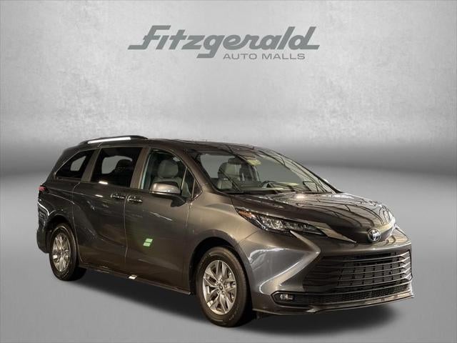 2025 Toyota SIENNA XLE XLE