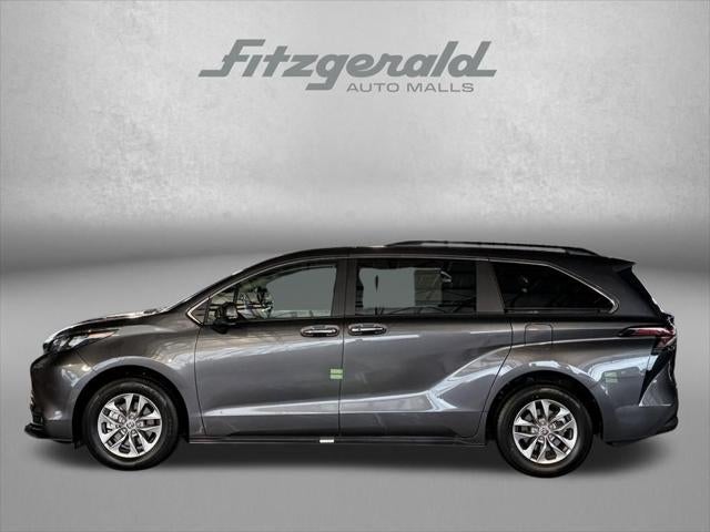 2025 Toyota SIENNA XLE XLE