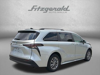 2024 Toyota Sienna XLE 8 Passenger