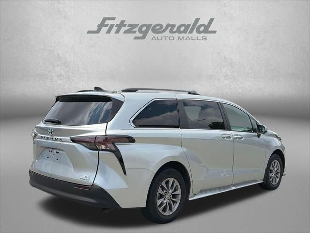 2024 Toyota Sienna XLE 8 Passenger