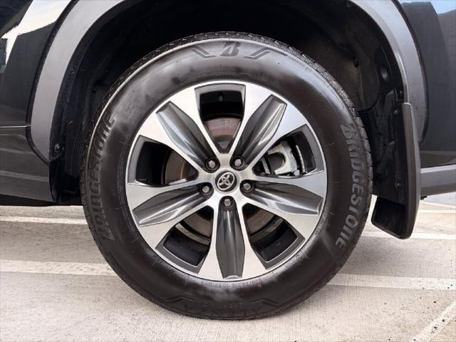 2025 Toyota Highlander XLE
