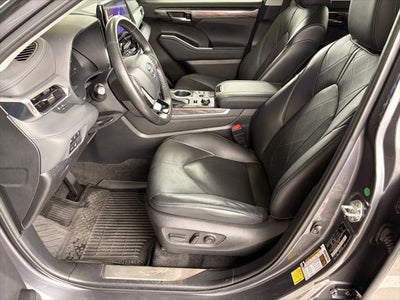 2023 Toyota Highlander Platinum