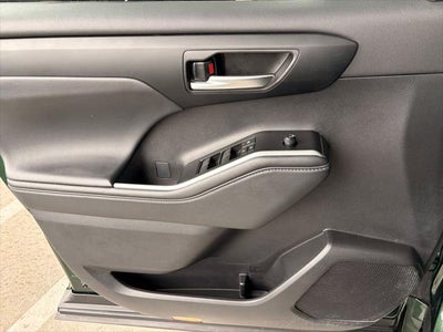 2025 Toyota HIGHLANDER XLE