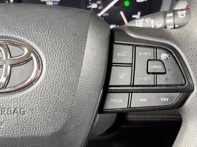 2025 Toyota Sienna LE 8 Passenger
