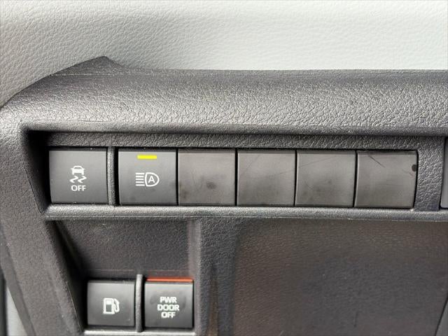 2025 Toyota Sienna LE 8 Passenger