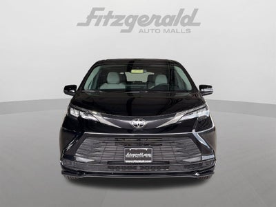 2026 Toyota Sienna LE 7 Passenger