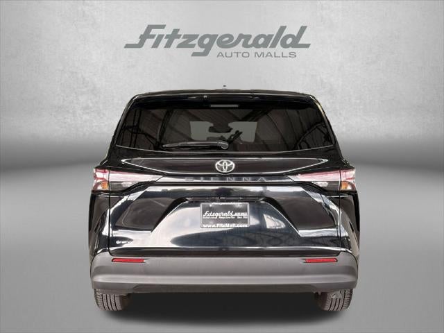 2026 Toyota Sienna LE 7 Passenger