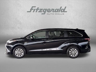 2026 Toyota Sienna LE 7 Passenger
