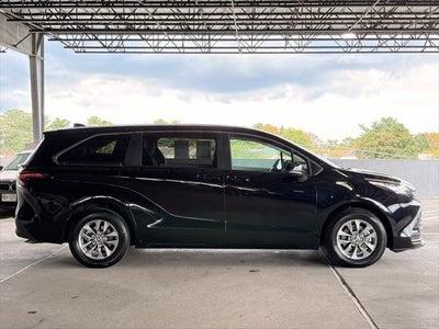 2026 Toyota Sienna LE 7 Passenger