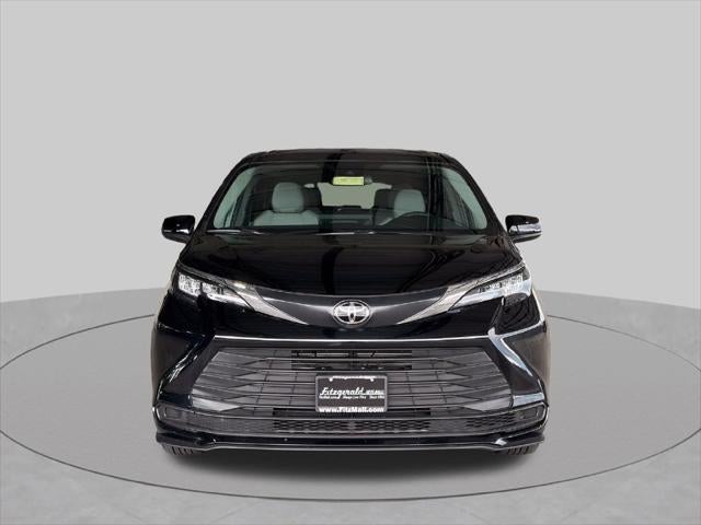 2026 Toyota Sienna LE 7 Passenger