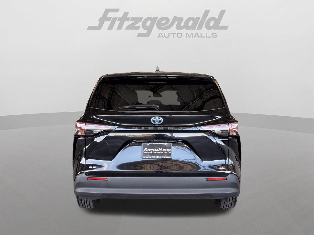 2025 Toyota Sienna LE 8 Passenger