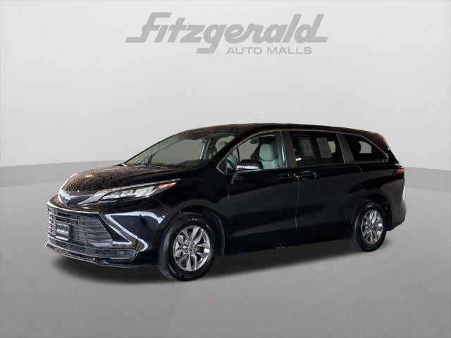 2025 Toyota Sienna LE 8 Passenger